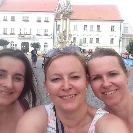 Praha 5* Pozsony
